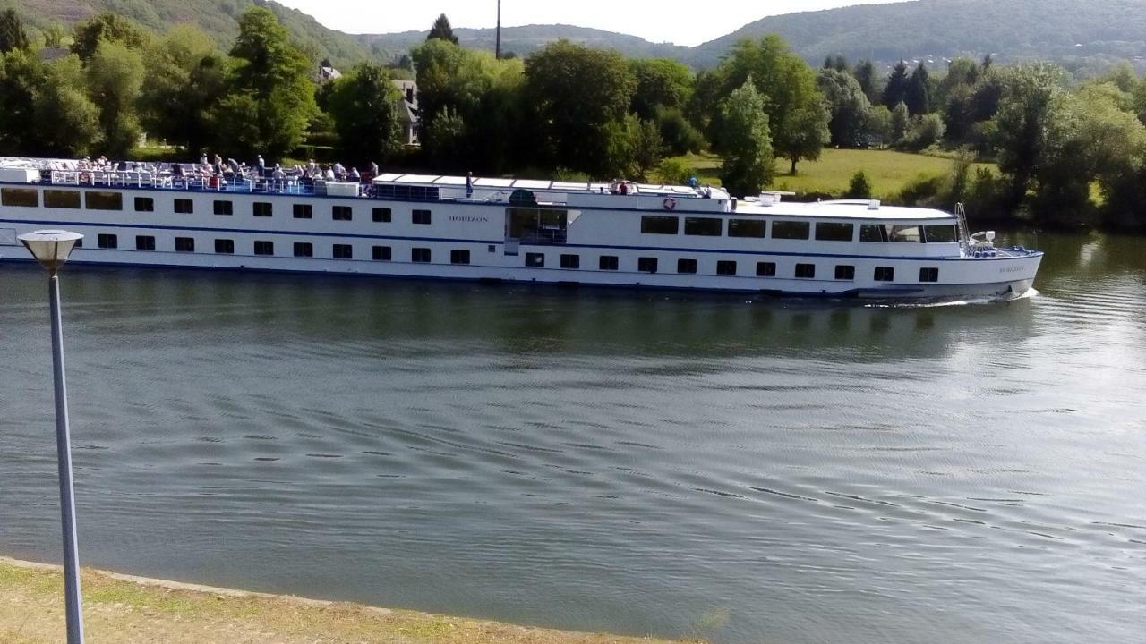 欧利瓦吉住宿加早餐旅馆 Annevoie-Rouillon 外观 照片